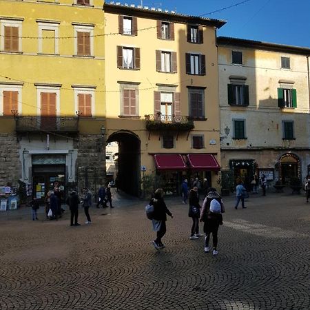 ...All'Archetto Di Sant'Andrea......Pieno Centro Orvieto Exteriör bild