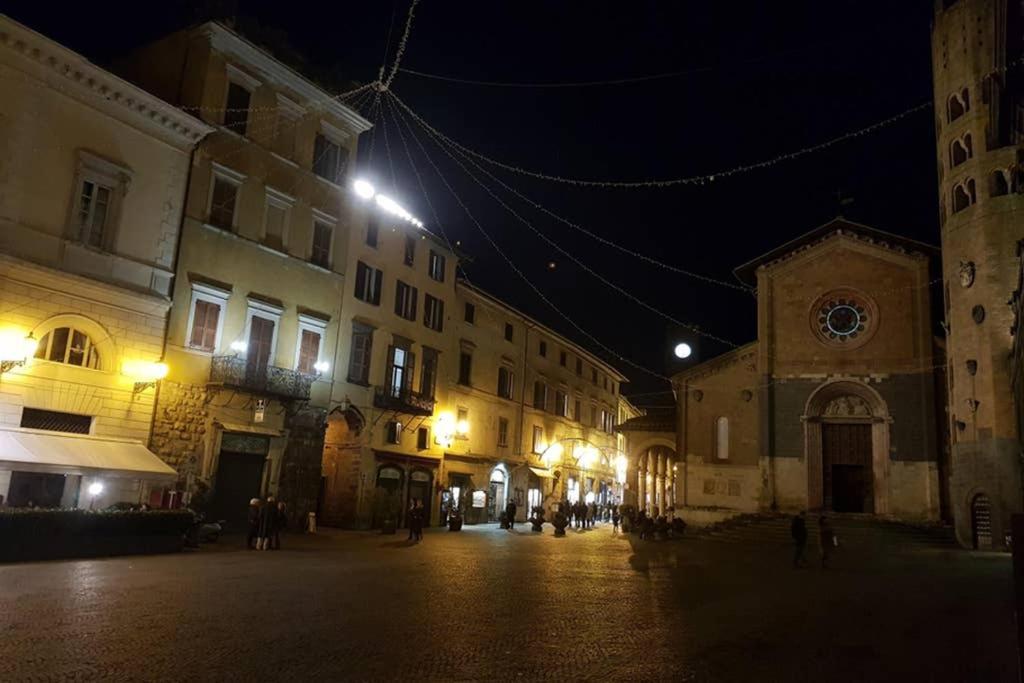 ...All'Archetto Di Sant'Andrea......Pieno Centro Orvieto Exteriör bild